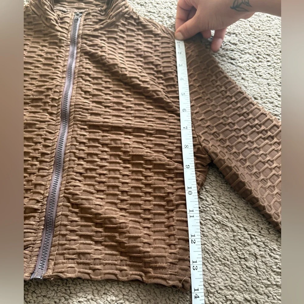 SHEIN Plaid Cropped Workout Top ONLY S color Brown long sleeve yoga Top - Picture 5 of 6